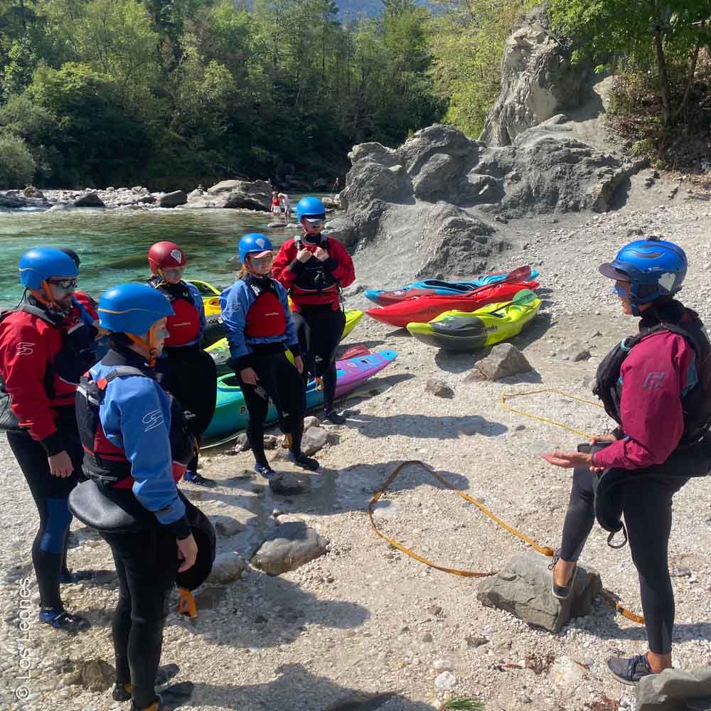 Wildwasser_SwissCanoe_byLosLeones_Franzi Biechler_Teaching-Fran-18.jpg Wildwasser_SwissCanoe_byLosLeones_Franzi Biechler_Teaching-Fran-18
