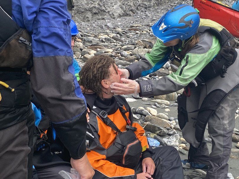 first_aid_fluss_kanuschule_versam_yvonne_guide___media_library_original_809_607.jpeg first_aid_fluss_kanuschule_versam_yvonne_guide___media_library_original_809_607